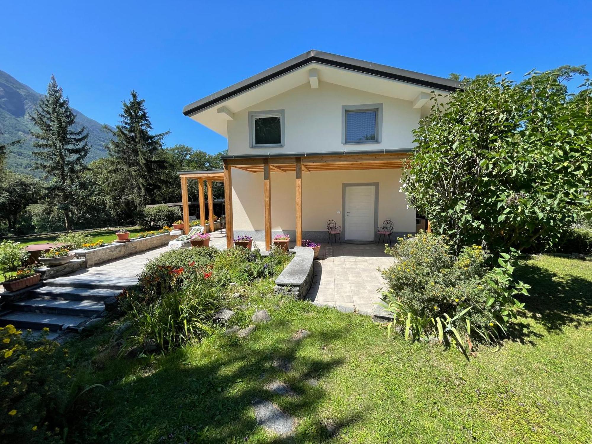 La Casina Di Oscar Ad Ao V Combe Vda Quart 0014 E 00I6 Lejlighed Eksteriør billede