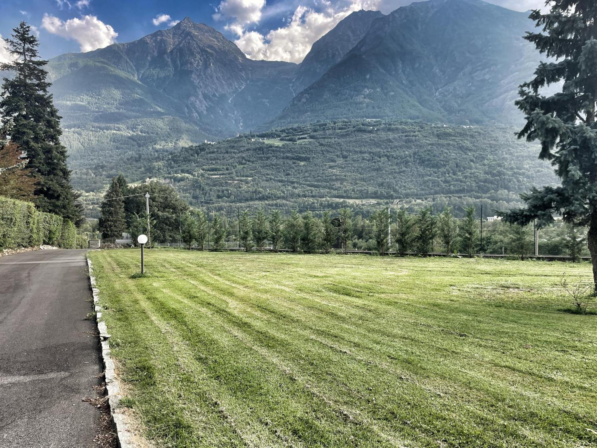 La Casina Di Oscar Ad Ao V Combe Vda Quart 0014 E 00I6 Lejlighed Eksteriør billede