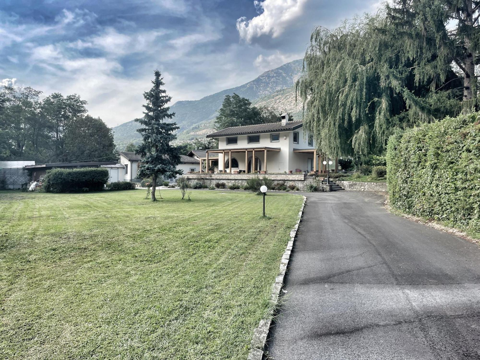 La Casina Di Oscar Ad Ao V Combe Vda Quart 0014 E 00I6 Lejlighed Eksteriør billede