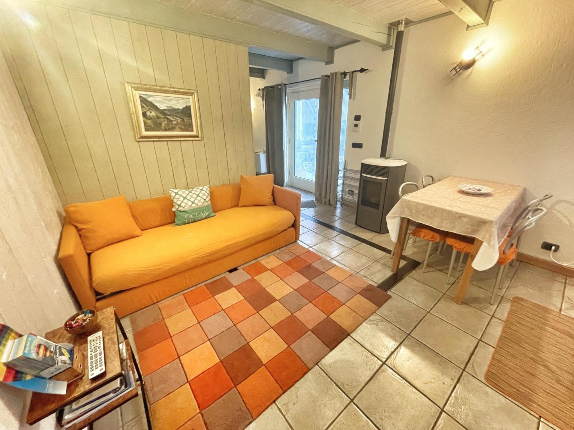 La Casina Di Oscar Ad Ao V Combe Vda Quart 0014 E 00I6 Lejlighed Eksteriør billede